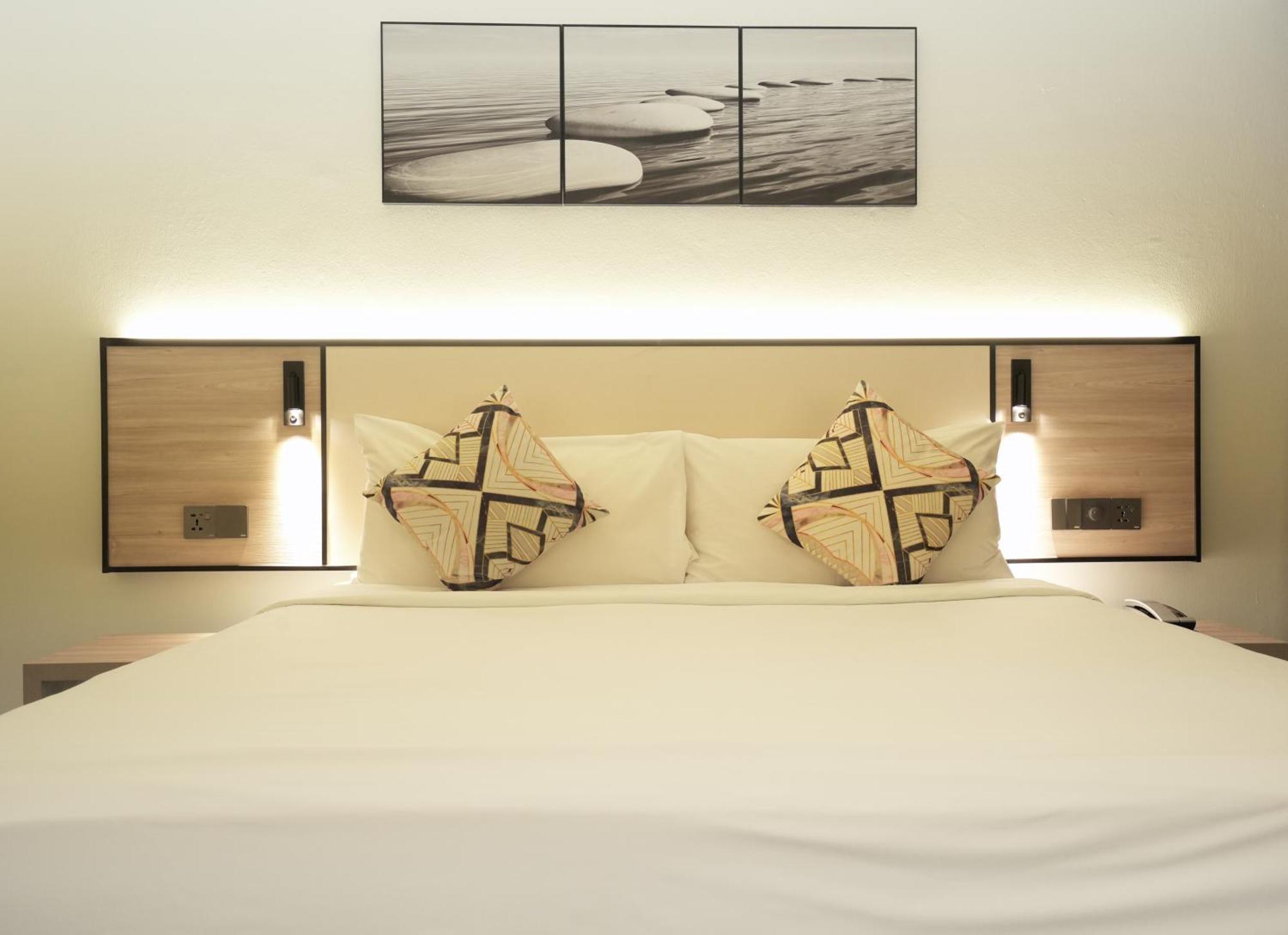 Thistle ג'והור בהרו מראה חיצוני תמונה A bedroom at the hotel