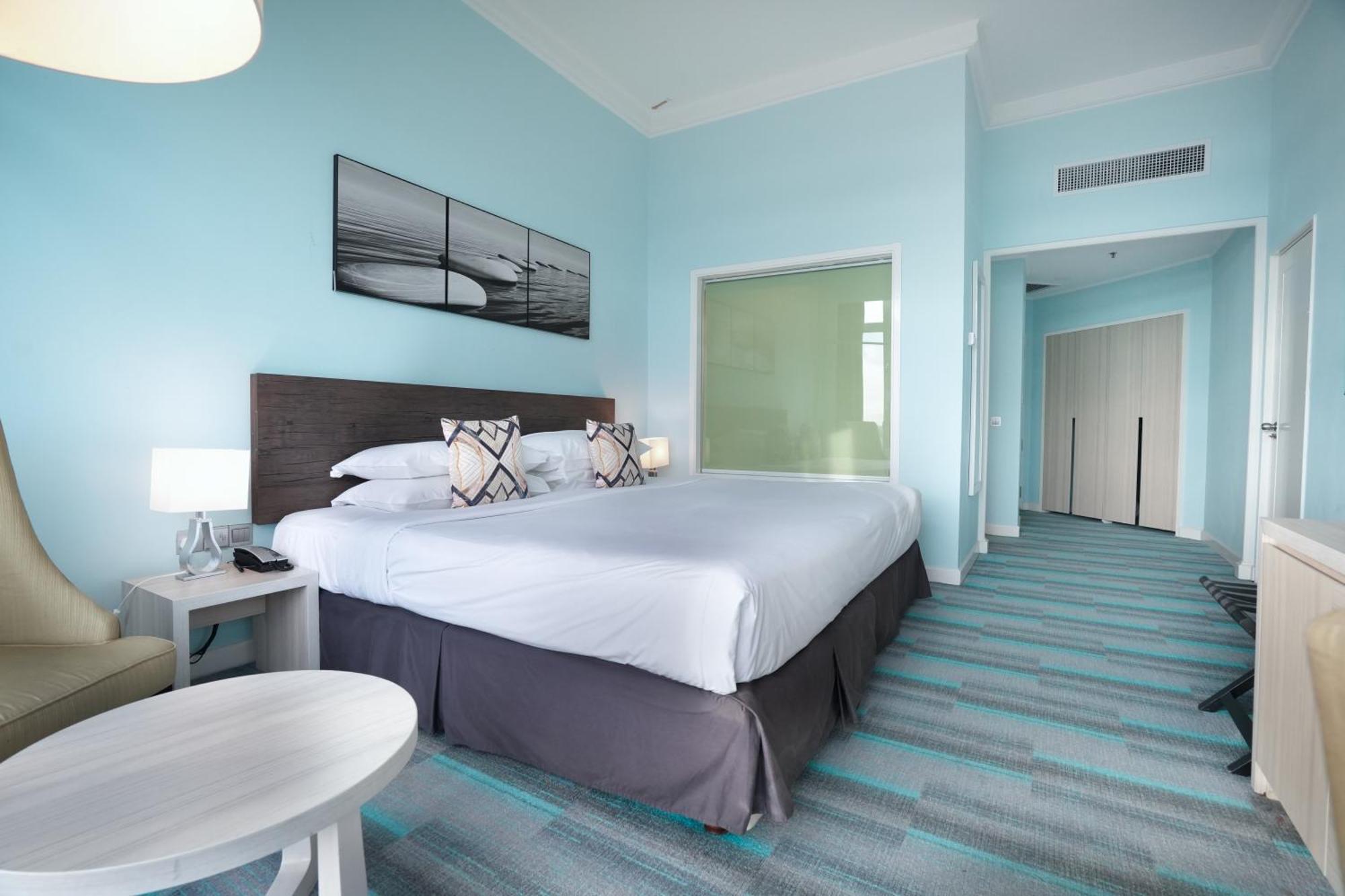 Thistle ג'והור בהרו מראה חיצוני תמונה A room at the hotel