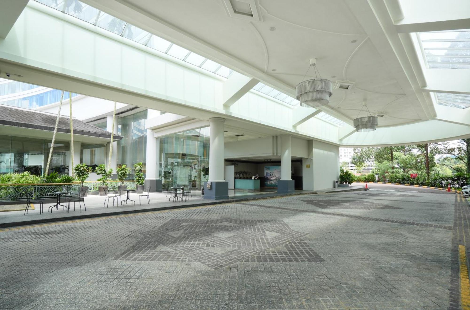 Thistle ג'והור בהרו מראה חיצוני תמונה The main entrance of the National Museum of Singapore