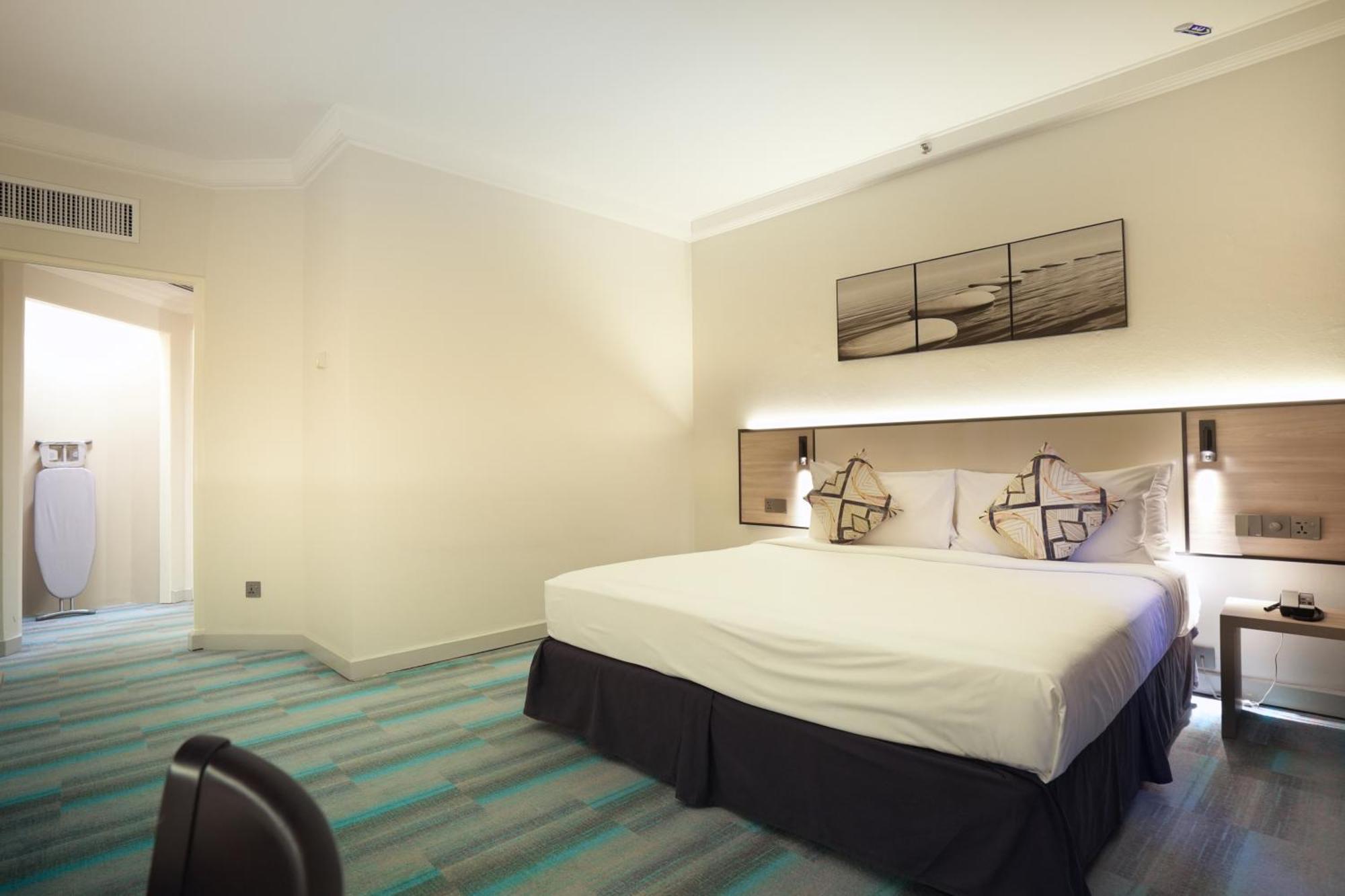 Thistle ג'והור בהרו מראה חיצוני תמונה A room at the hotel