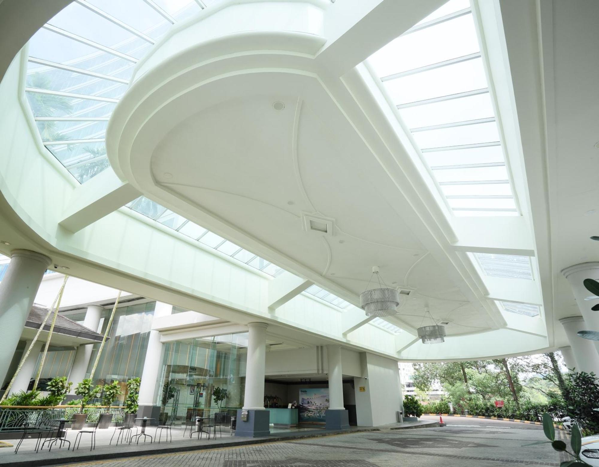 Thistle ג'והור בהרו מראה חיצוני תמונה The interior of the National Museum of Singapore